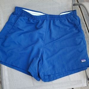 Patagonia women's size medium baggies 2.5 in shorts. Blue